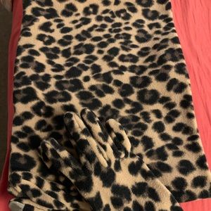 NWT Gloves and Neck Wrap